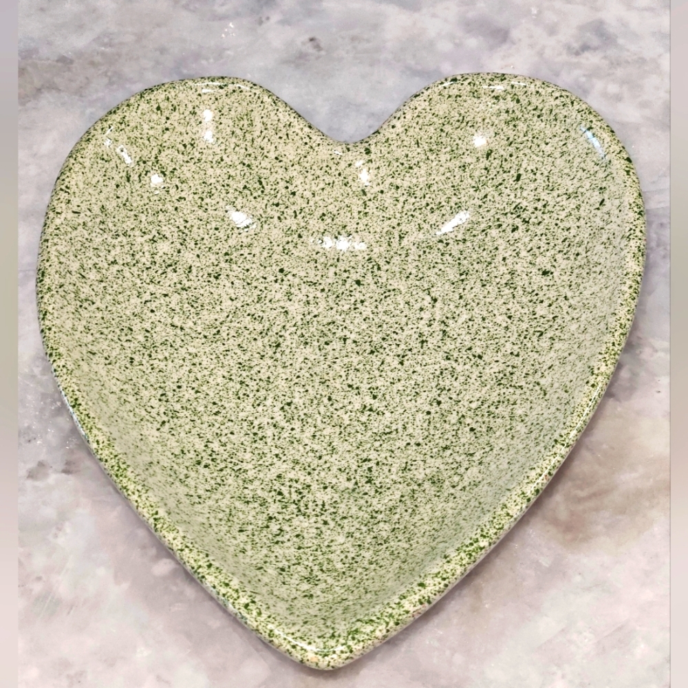 Vintage Heart Plate Portugal Handmade  Green Pink Splatterware Signed A++